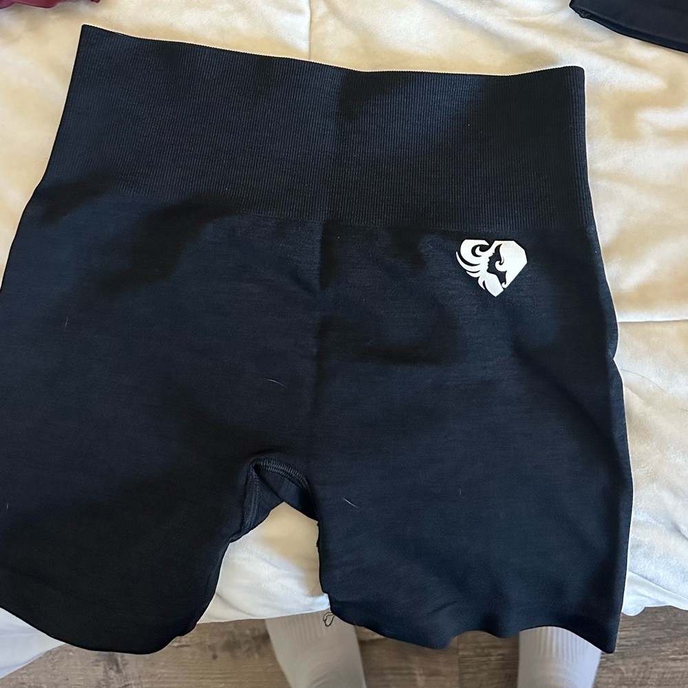 Women’s best move seamless shorts